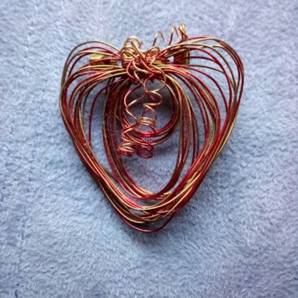 VALENTINE'S DAY! A Heart Pin with Curly-Ques